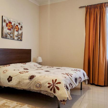 Riviera Holiday Apartments - Seafront - Wifi مارساسكالا المظهر الخارجي الصورة
