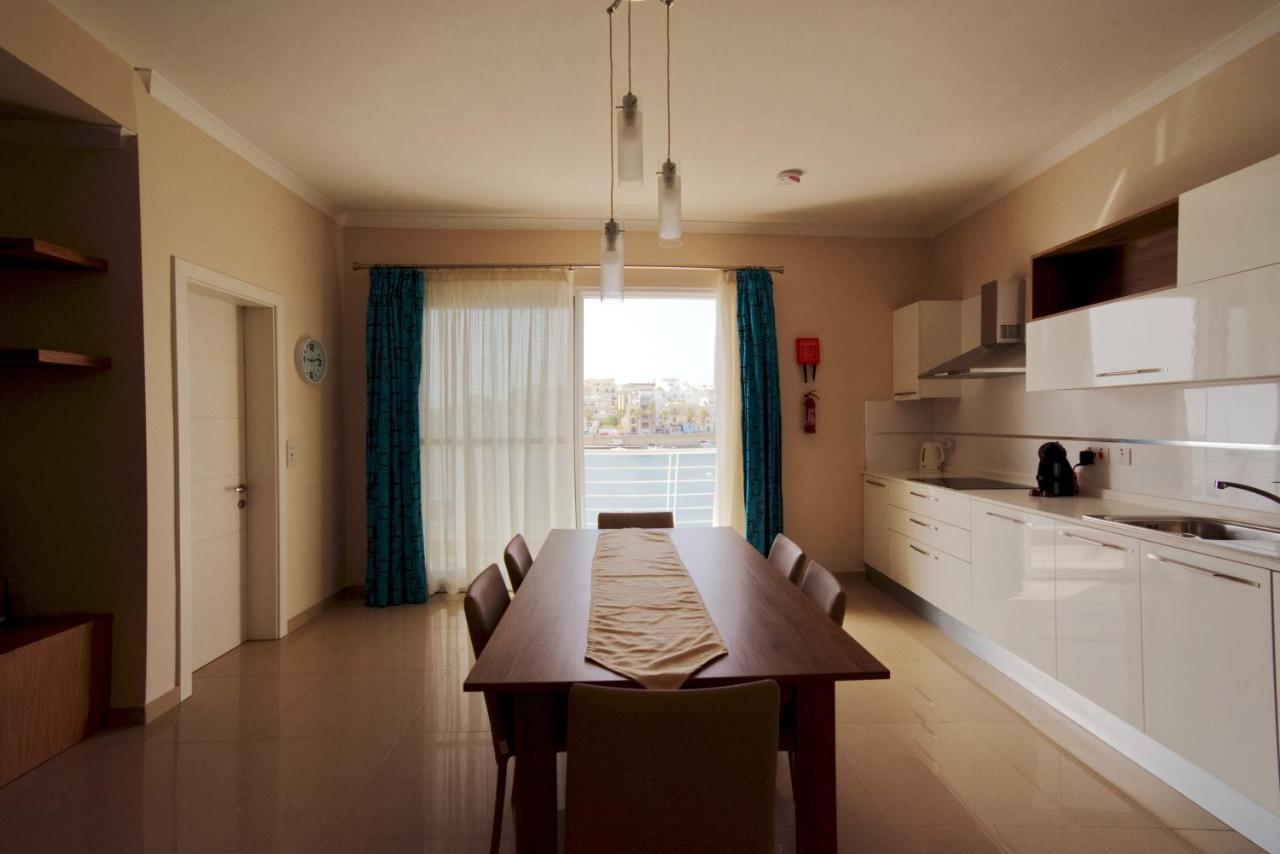 Riviera Holiday Apartments - Seafront - Wifi مارساسكالا المظهر الخارجي الصورة