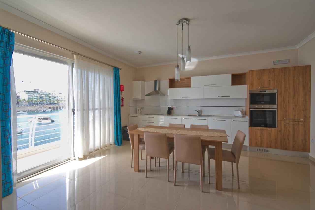 Riviera Holiday Apartments - Seafront - Wifi مارساسكالا المظهر الخارجي الصورة