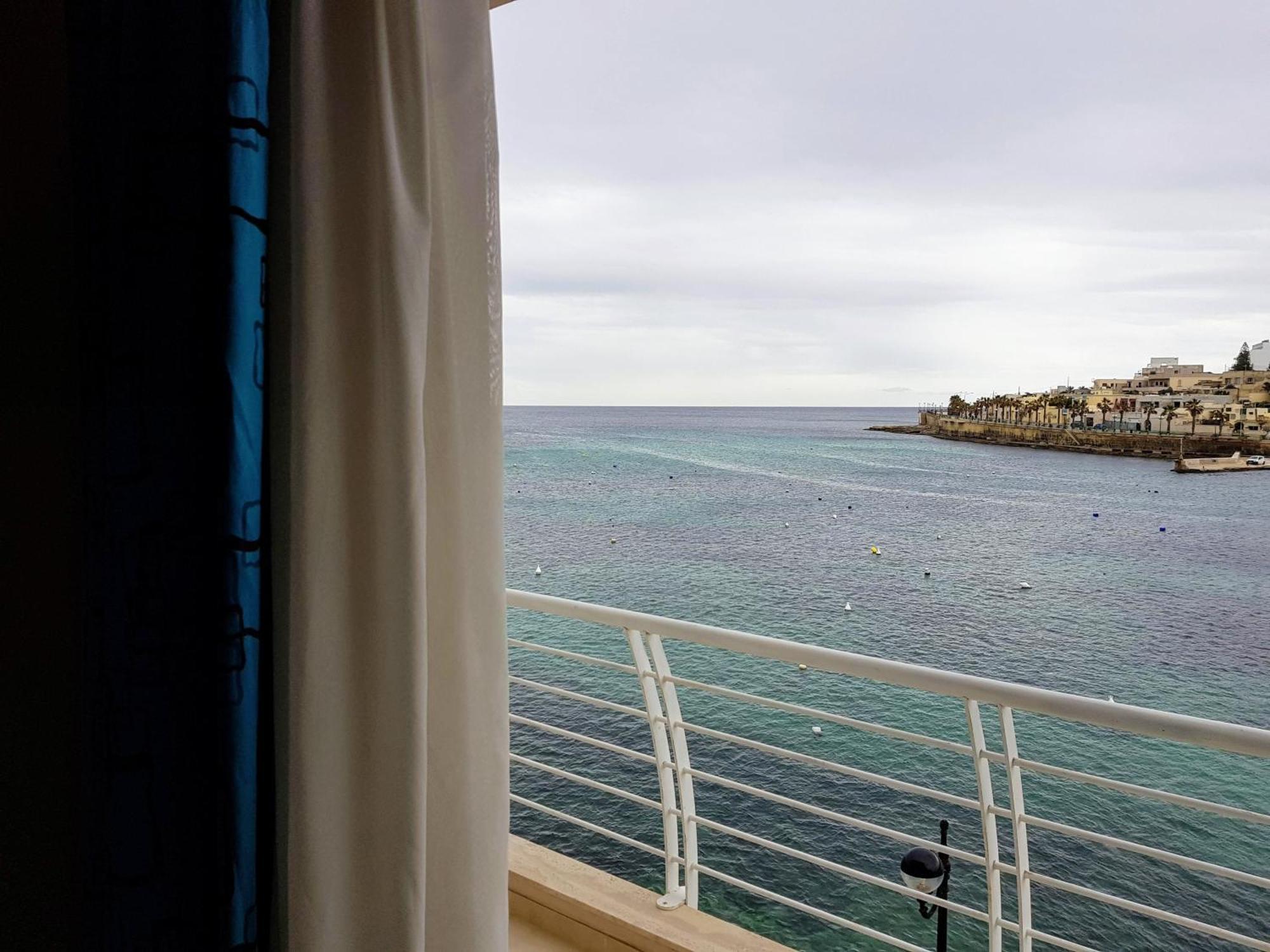 Riviera Holiday Apartments - Seafront - Wifi مارساسكالا المظهر الخارجي الصورة
