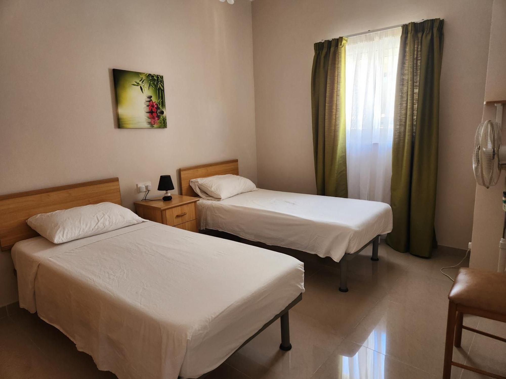 Riviera Holiday Apartments - Seafront - Wifi مارساسكالا المظهر الخارجي الصورة