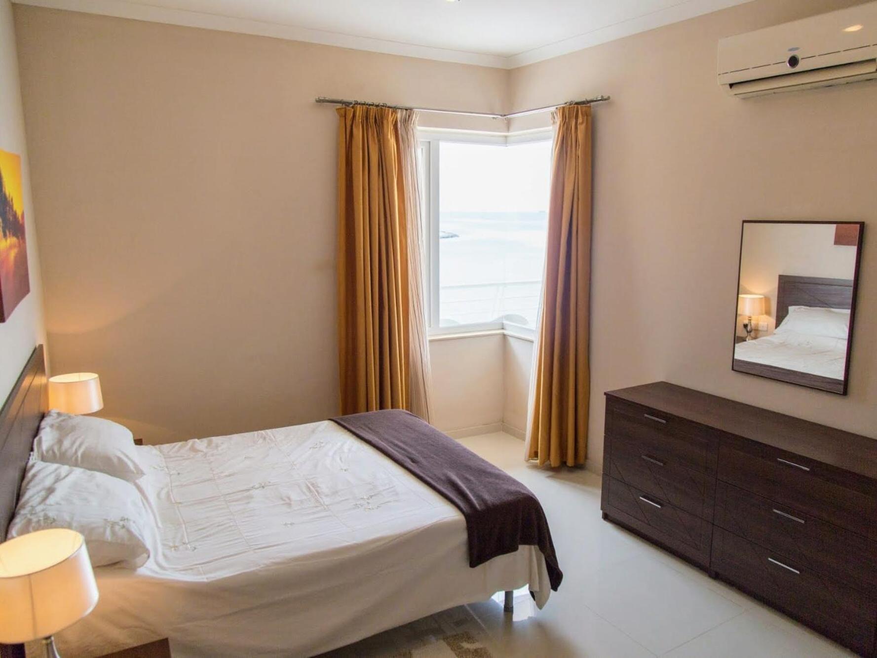 Riviera Holiday Apartments - Seafront - Wifi مارساسكالا الغرفة الصورة