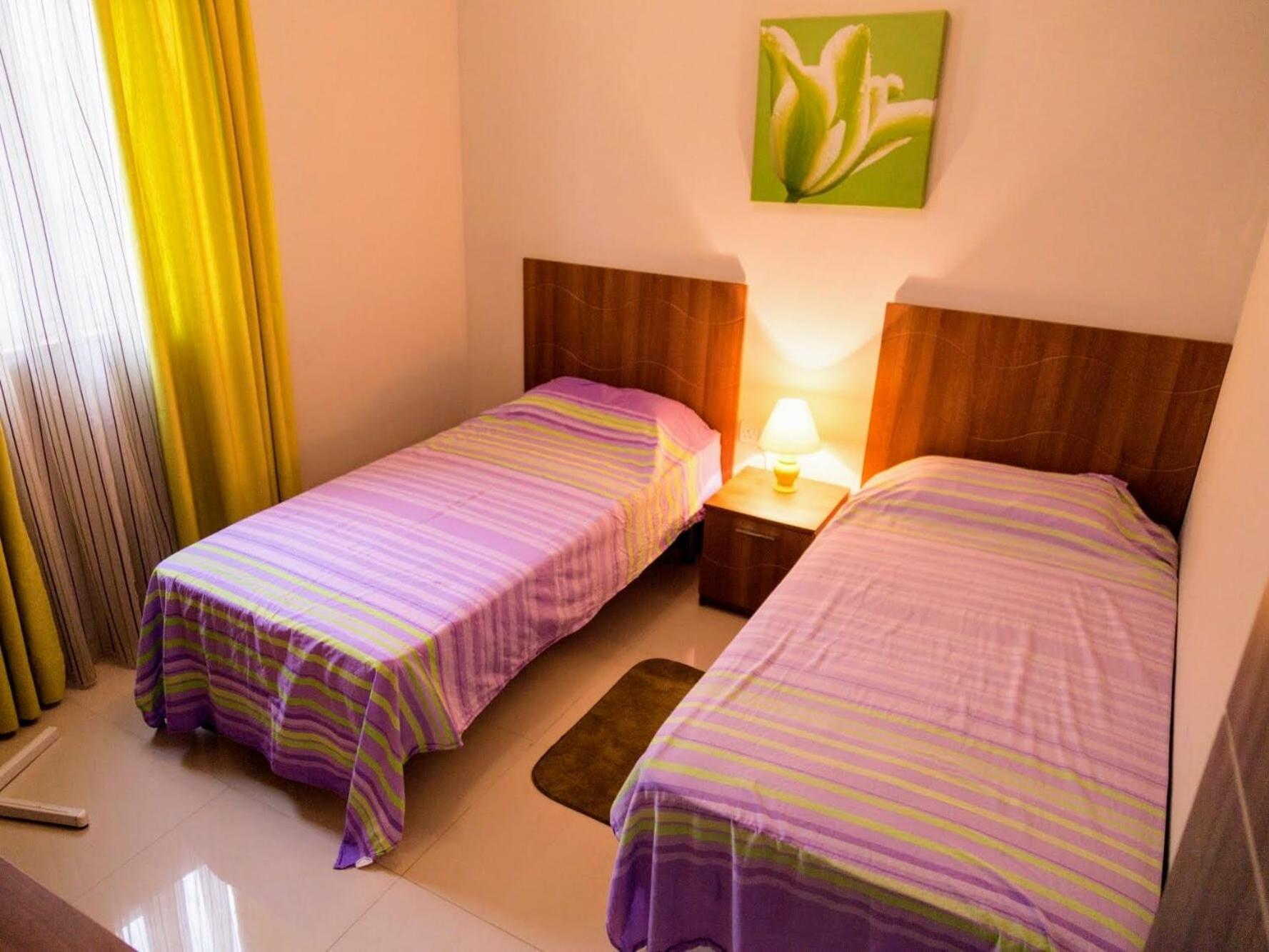 Riviera Holiday Apartments - Seafront - Wifi مارساسكالا الغرفة الصورة