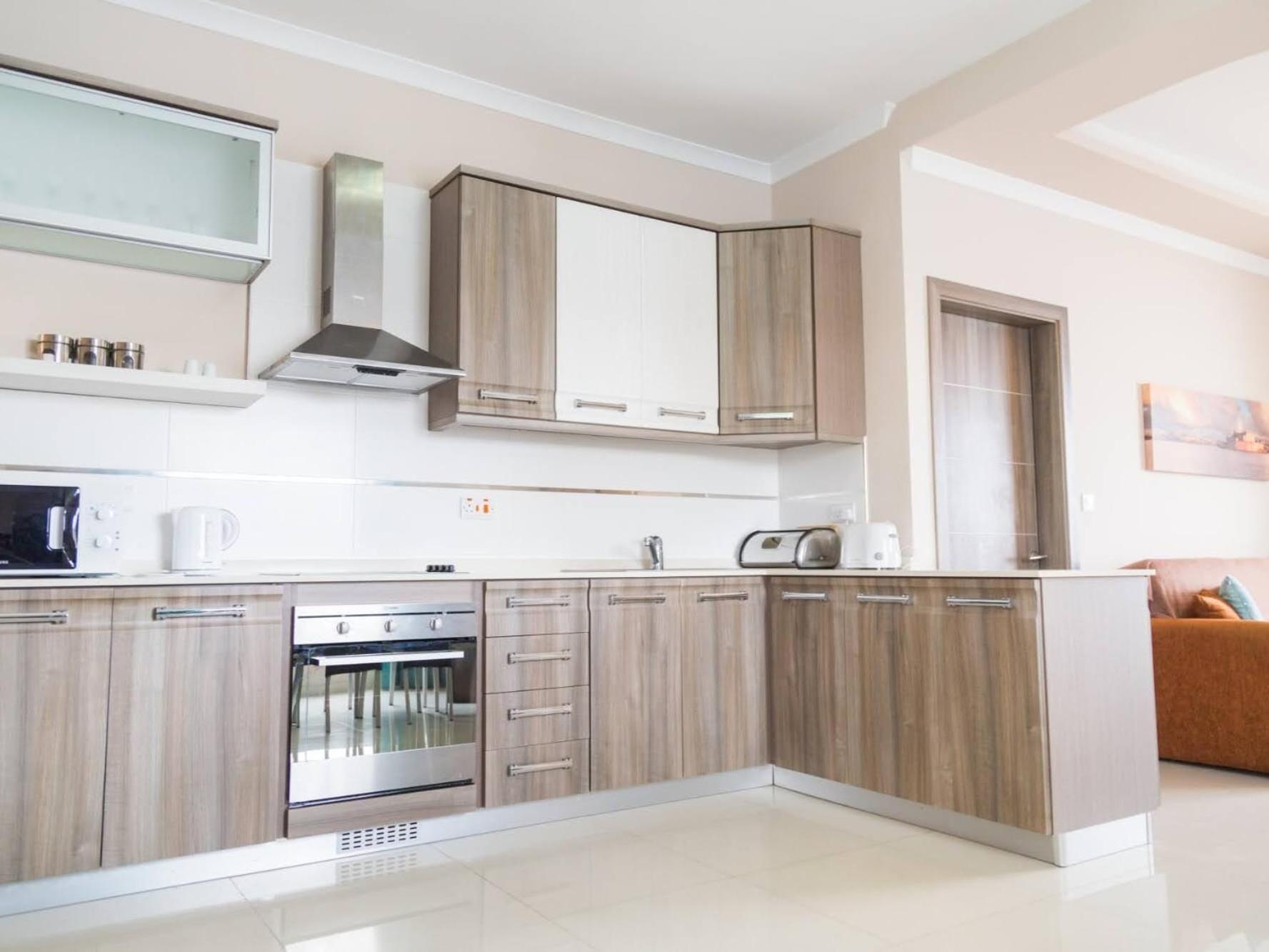 Riviera Holiday Apartments - Seafront - Wifi مارساسكالا الغرفة الصورة